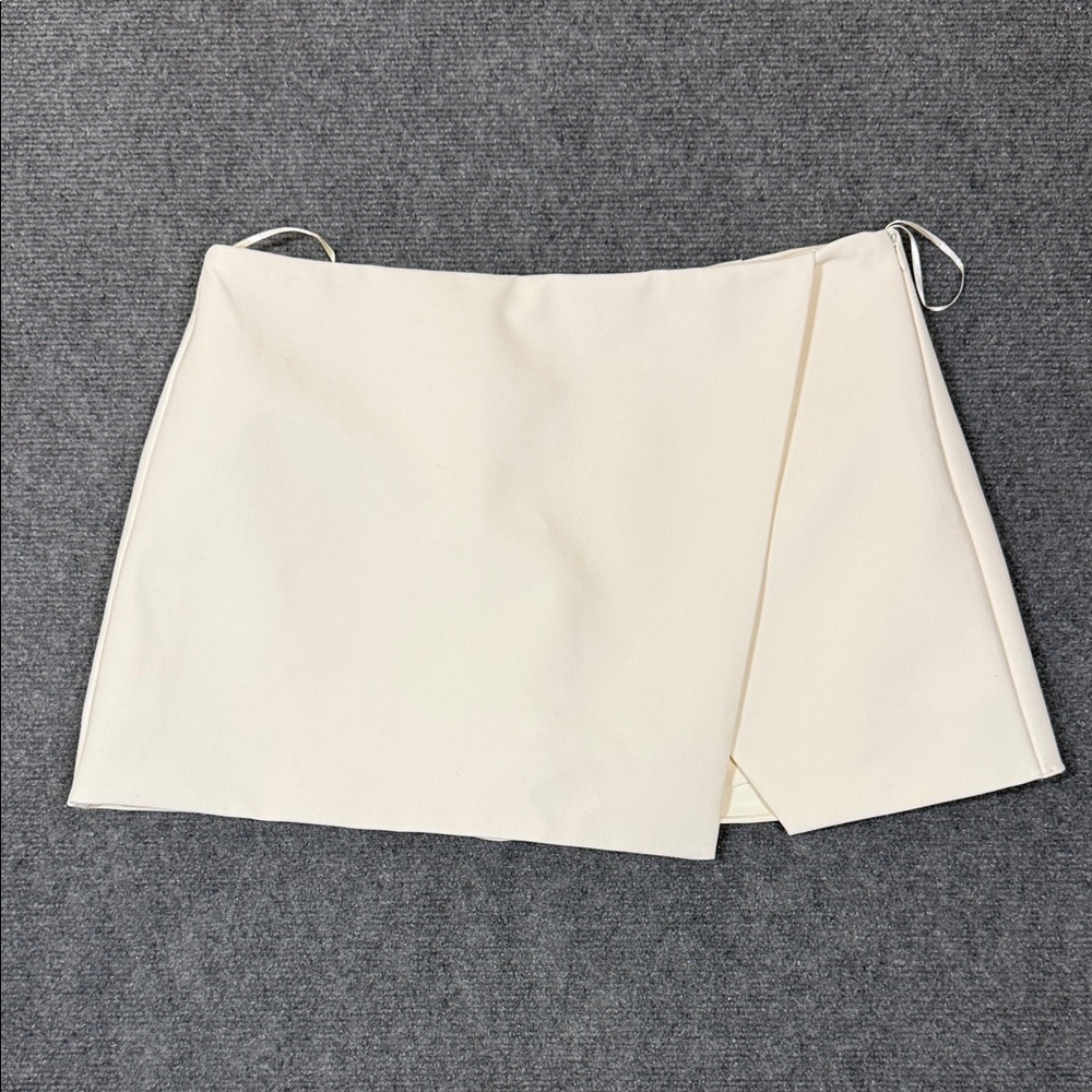 Zara Cream Women's Mini Skort (B1)